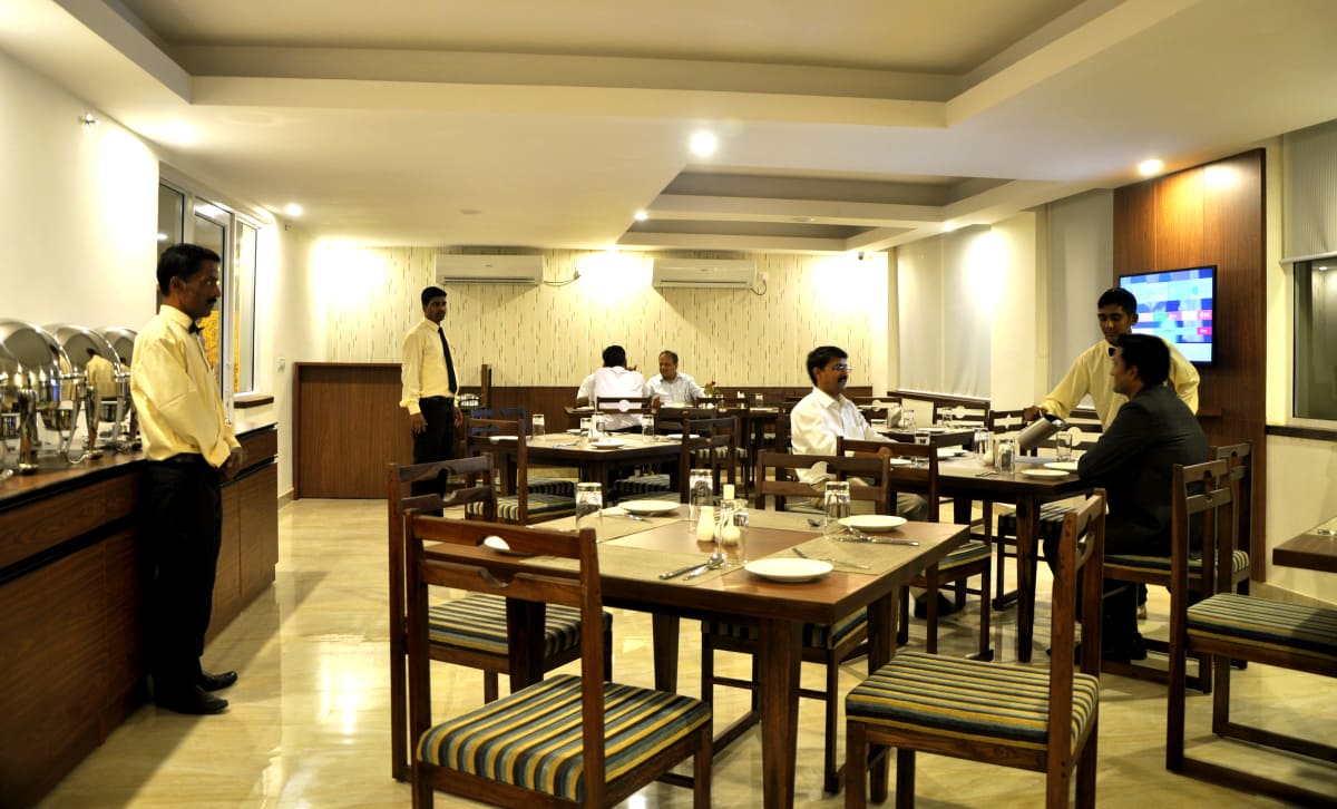 Rosewood Apartment Hotel Haridwar Restaurant