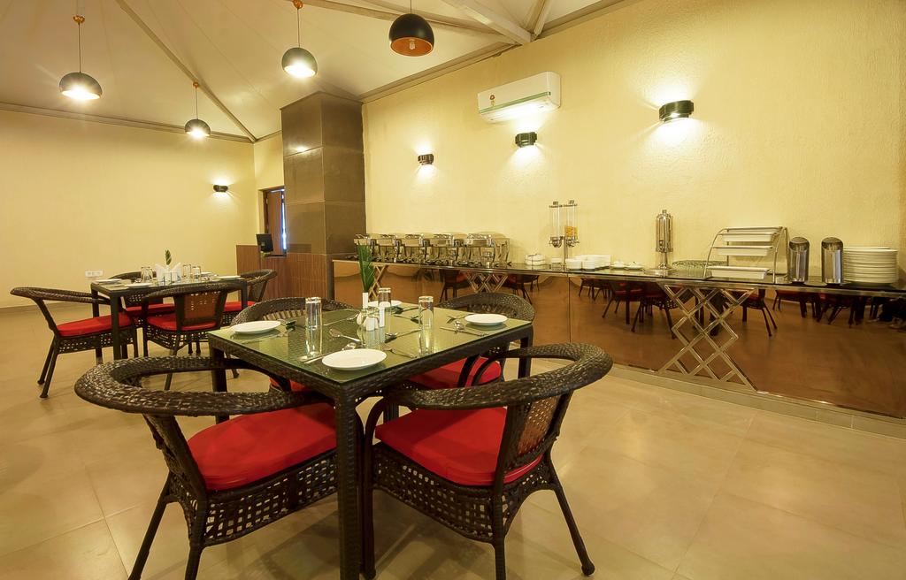 Le Roi Hotel Haridwar Restaurant