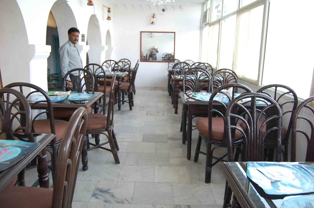 Center Point Hotel Haridwar Restaurant